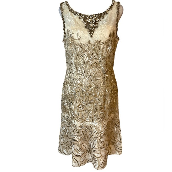 Carolina Herrera Rhinestone Beaded Floral Embellished Sheath Dress Size 6 Gold - Picture 2 of 16